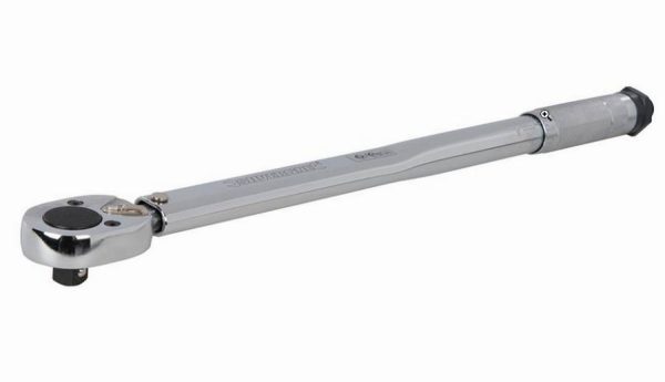 Clé dynamométrique SILVERLINE 1/2′ – de 28 à 210 Nm – 633567